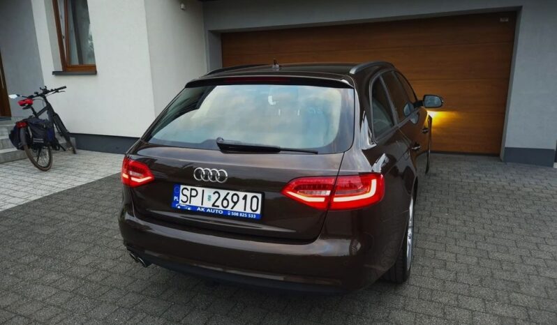 AUDI A4  | FWD (przód) | Manualna | 150 KM | Brązowy full
