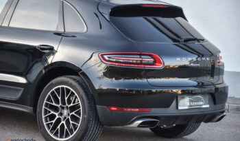 Porsche Macan | 4×4 (stały) | Automatyczna | 252 KM | Czarny full