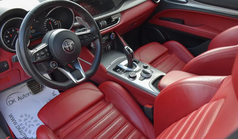 ALFA ROMEO Stelvio  | 4×4 (stały) | Automatyczna | 280 KM | Czarny full