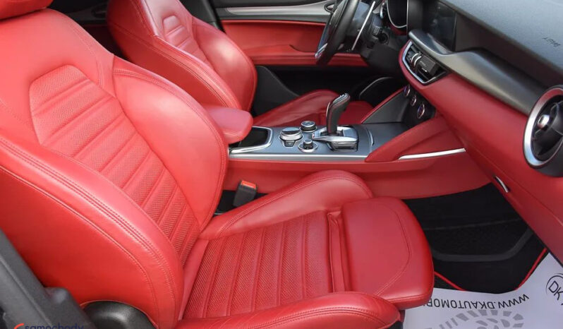ALFA ROMEO Stelvio  | 4×4 (stały) | Automatyczna | 280 KM | Czarny full