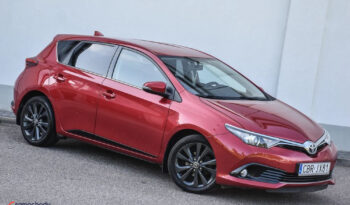 TOYOTA Auris  | FWD (przód) | Manualna | 132 KM | Bordowy full