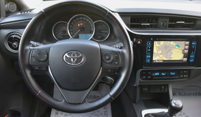 TOYOTA Auris  | FWD (przód) | Manualna | 132 KM | Bordowy full