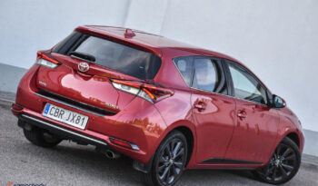 TOYOTA Auris  | FWD (przód) | Manualna | 132 KM | Bordowy full