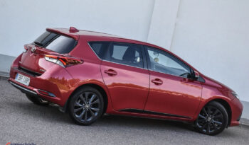 TOYOTA Auris  | FWD (przód) | Manualna | 132 KM | Bordowy full