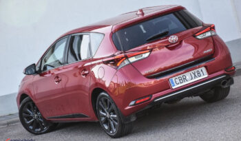 TOYOTA Auris  | FWD (przód) | Manualna | 132 KM | Bordowy full