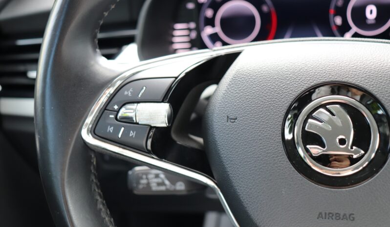 SKODA Kamiq | 2021 | 110 KM | 999cm3 | Srebrny full