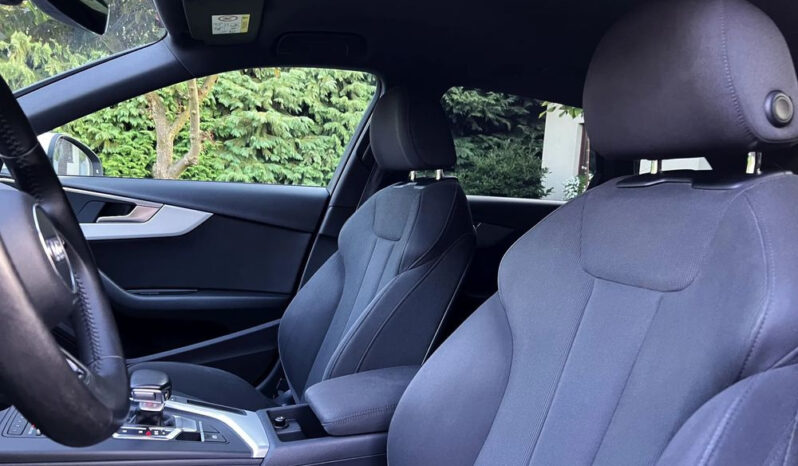 AUDI A4  | FWD (przód) | Automatyczna | 190 KM | Srebrny full
