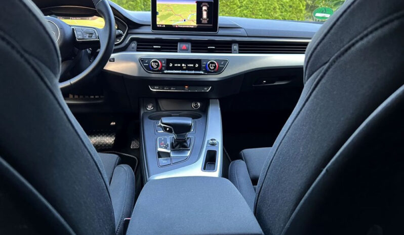 AUDI A4  | FWD (przód) | Automatyczna | 190 KM | Srebrny full