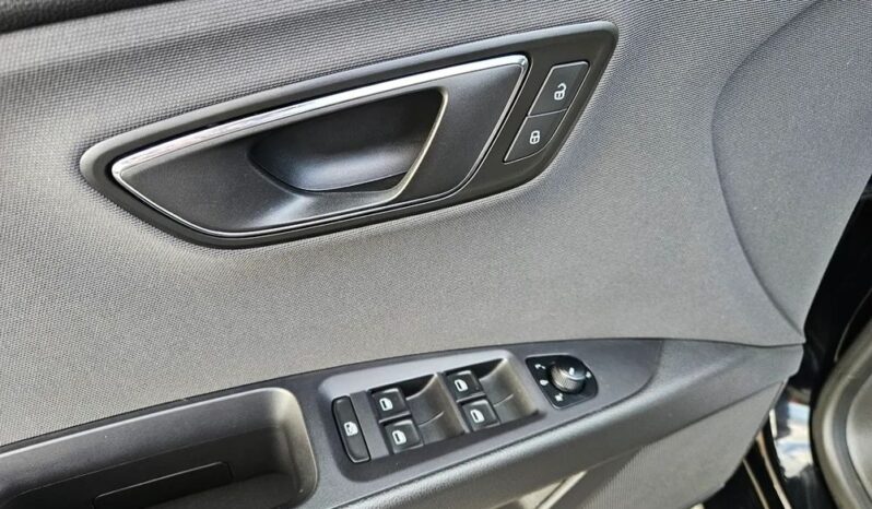 SEAT Leon  | FWD (przód) | Manualna | 122 KM | Czarny full