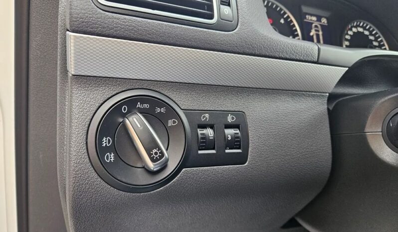 VOLKSWAGEN Touran  | FWD (przód) | Manualna | 105 KM | Biały full