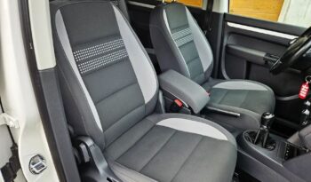 VOLKSWAGEN Touran  | FWD (przód) | Manualna | 105 KM | Biały full