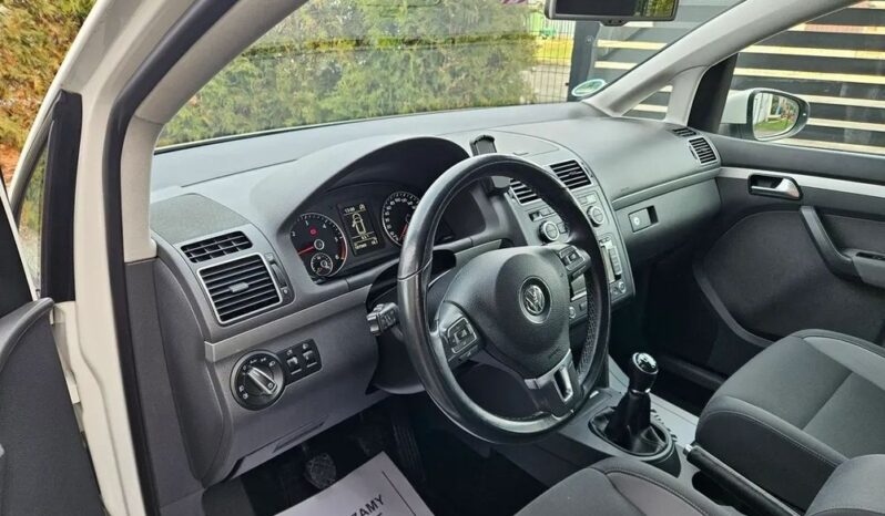 VOLKSWAGEN Touran  | FWD (przód) | Manualna | 105 KM | Biały full