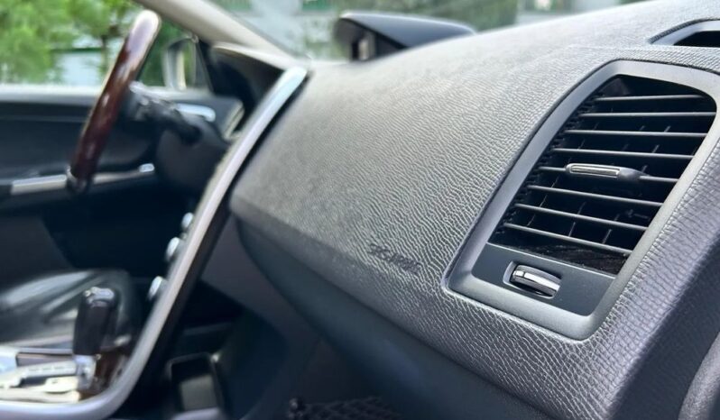 VOLVO XC 60 | FWD (przód) | Automatyczna | 203 KM | Szary full
