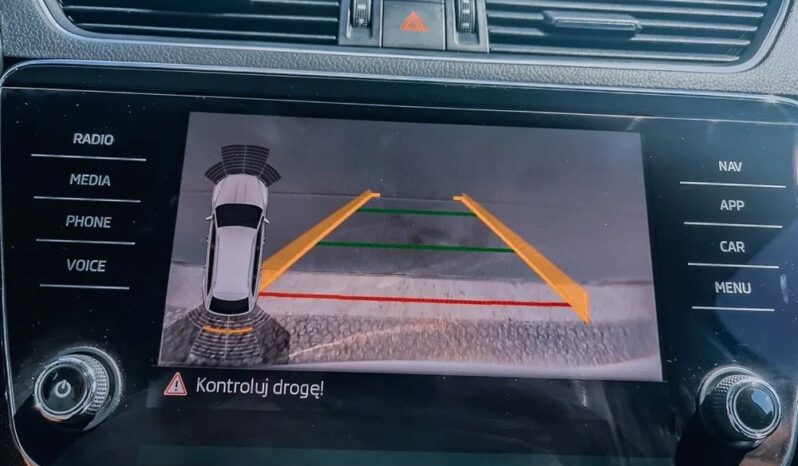 SKODA Superb  | 4×4 (stały) | Automatyczna | 190 KM | Srebrny full