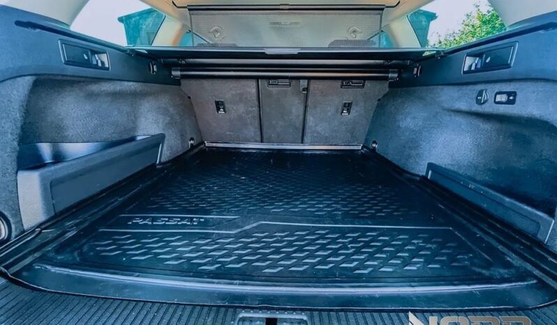 VOLKSWAGEN Passat  | 4×4 (doł. ręcznie) | Automatyczna | 190 KM | Czarny full