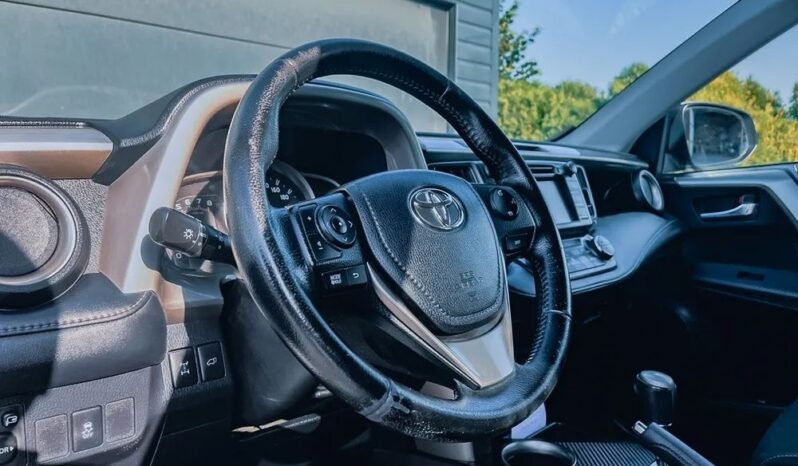 TOYOTA RAV4  | 4×4 (doł. ręcznie) | Automatyczna | 151 KM | Srebrny full