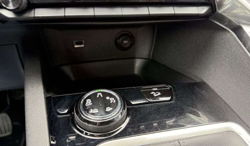 PEUGEOT 5008  | FWD (przód) | Automatyczna | 130 KM | Niebieski full
