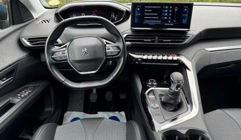 PEUGEOT 5008  | FWD (przód) | Automatyczna | 130 KM | Niebieski full