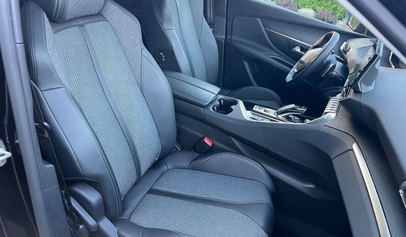 PEUGEOT 3008  | FWD (przód) | Automatyczna | 225 KM | Czarny full