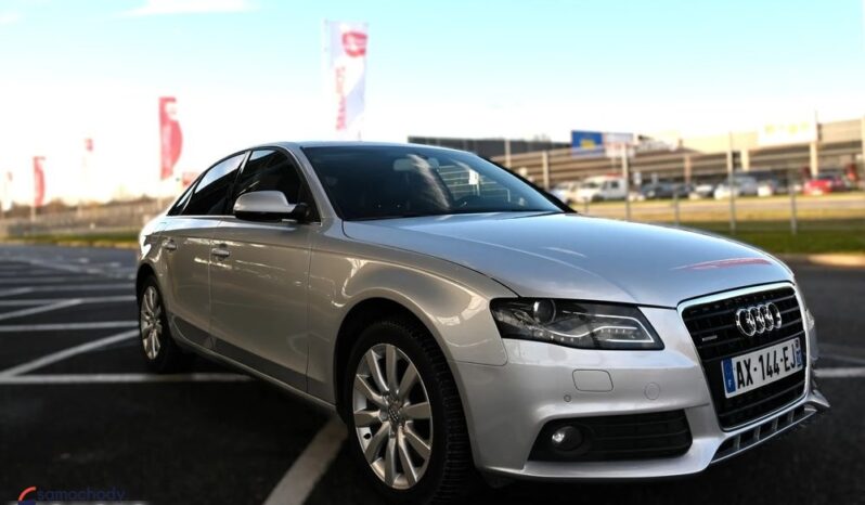 AUDI A4  | 4×4 (doł. automatycznie) | Automatyczna | 240 KM | Srebrny full