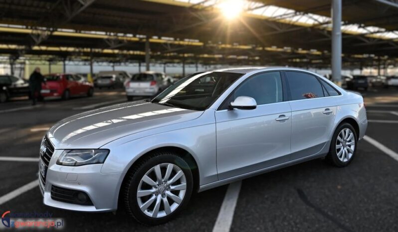 AUDI A4  | 4×4 (doł. automatycznie) | Automatyczna | 240 KM | Srebrny full