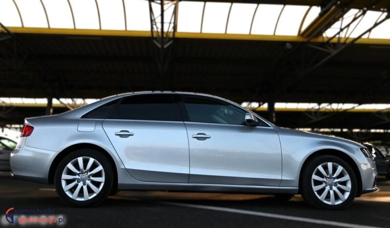 AUDI A4  | 4×4 (doł. automatycznie) | Automatyczna | 240 KM | Srebrny full