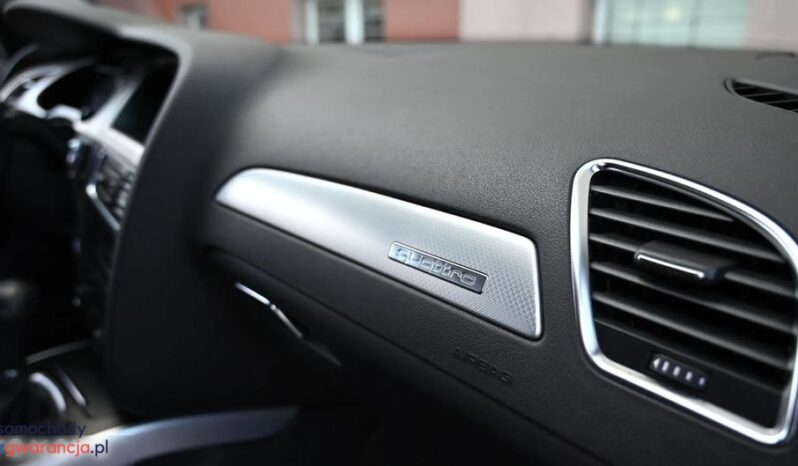 AUDI A4  | 4×4 (doł. automatycznie) | Automatyczna | 240 KM | Srebrny full