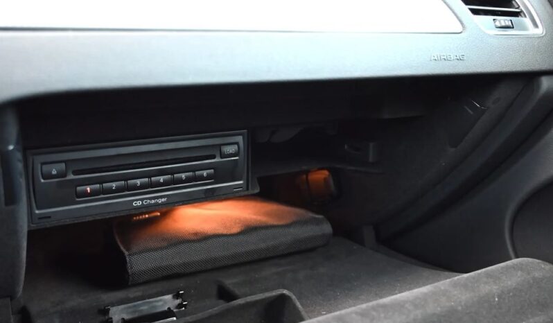 AUDI A4  | 4×4 (doł. automatycznie) | Automatyczna | 240 KM | Srebrny full