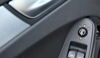 AUDI A4  | 4×4 (doł. automatycznie) | Automatyczna | 240 KM | Srebrny full