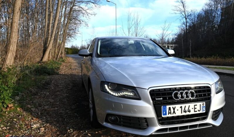 AUDI A4  | 4×4 (doł. automatycznie) | Automatyczna | 240 KM | Srebrny full