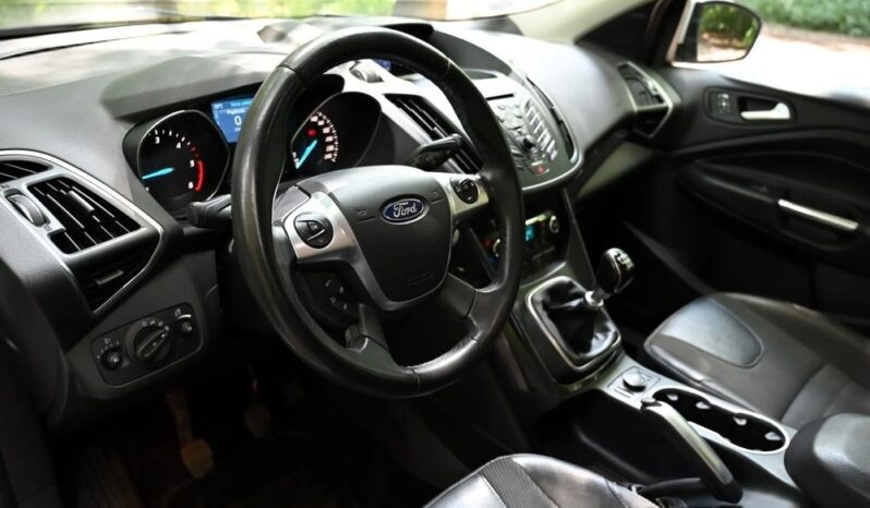 FORD Kuga  | FWD (przód) | Manualna | 120 KM | Biały full