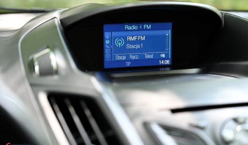 FORD Kuga  | FWD (przód) | Manualna | 120 KM | Biały full