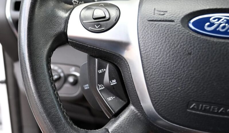FORD Kuga  | FWD (przód) | Manualna | 120 KM | Biały full