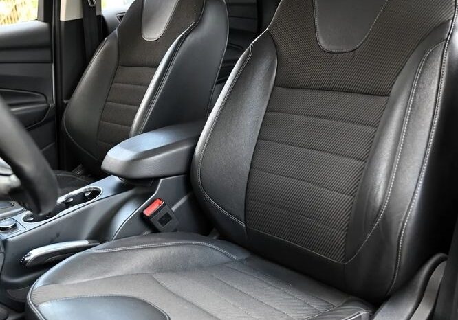 FORD Kuga  | FWD (przód) | Manualna | 120 KM | Biały full