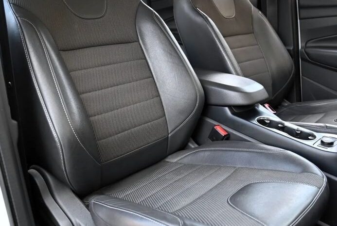 FORD Kuga  | FWD (przód) | Manualna | 120 KM | Biały full