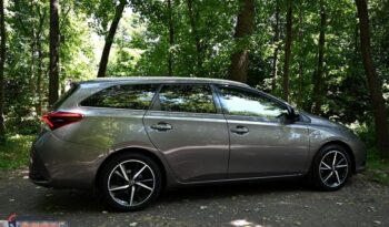 TOYOTA Auris  | FWD (przód) | Automatyczna | 99 KM | Brązowy full
