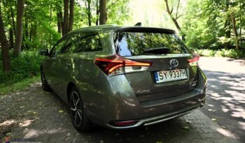 TOYOTA Auris  | FWD (przód) | Automatyczna | 99 KM | Brązowy full