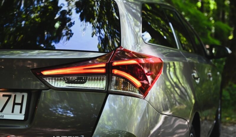 TOYOTA Auris  | FWD (przód) | Automatyczna | 99 KM | Brązowy full