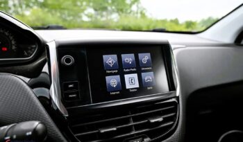 PEUGEOT 2008  | FWD (przód) | Manualna | 75 KM | Biały full