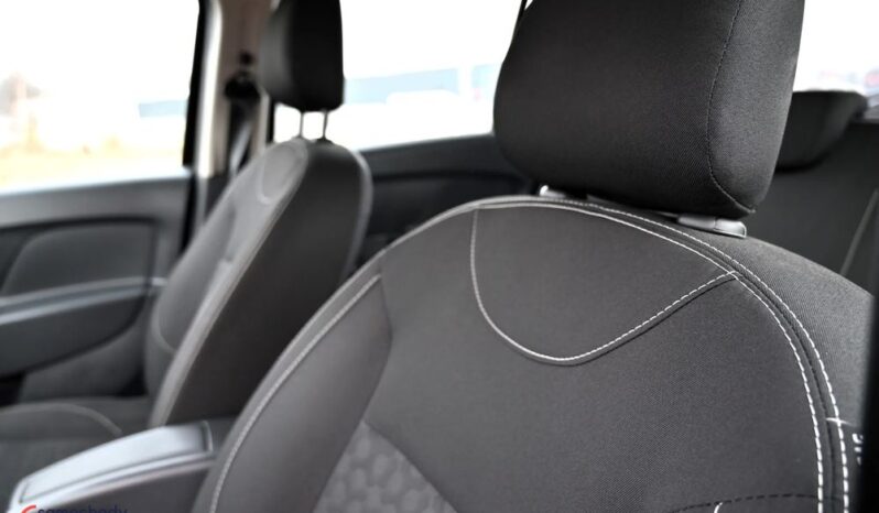 DACIA Sandero  | FWD (przód) | Manualna | 90 KM | Czarny full