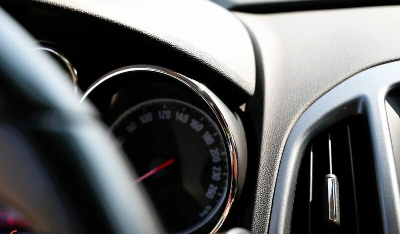 OPEL Astra | FWD (przód) | Manualna | 140 KM | Czarny full