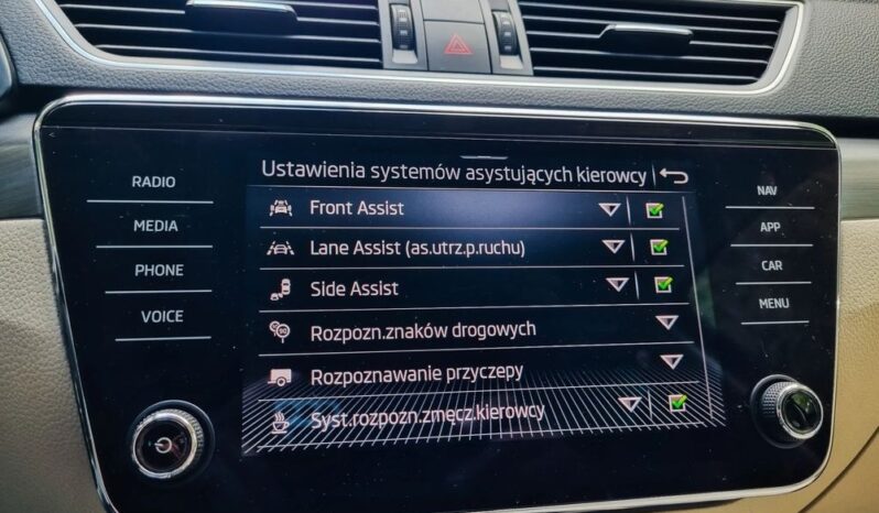 SKODA Superb  | FWD (przód) | Automatyczna | 150 KM | Czarny full