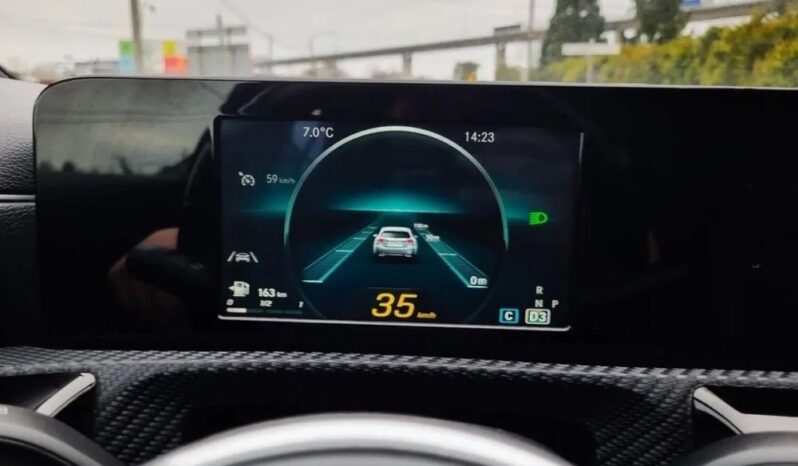 MERCEDES-BENZ Klasa A | FWD (przód) | Automatyczna | 116 KM | Czarny full