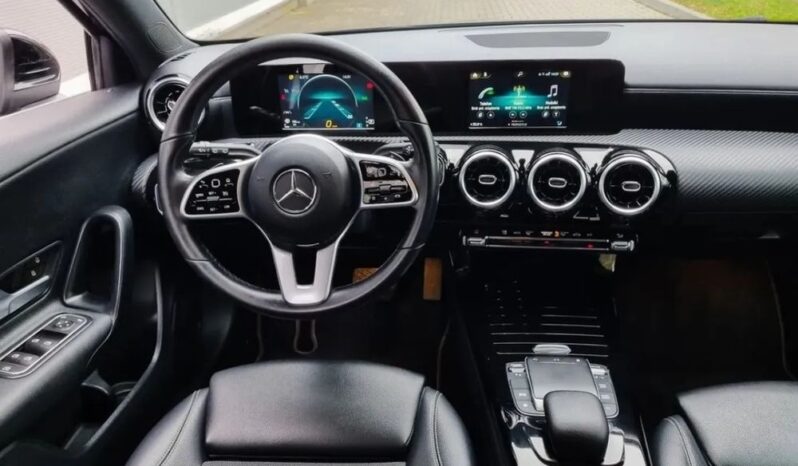 MERCEDES-BENZ Klasa A | FWD (przód) | Automatyczna | 116 KM | Czarny full