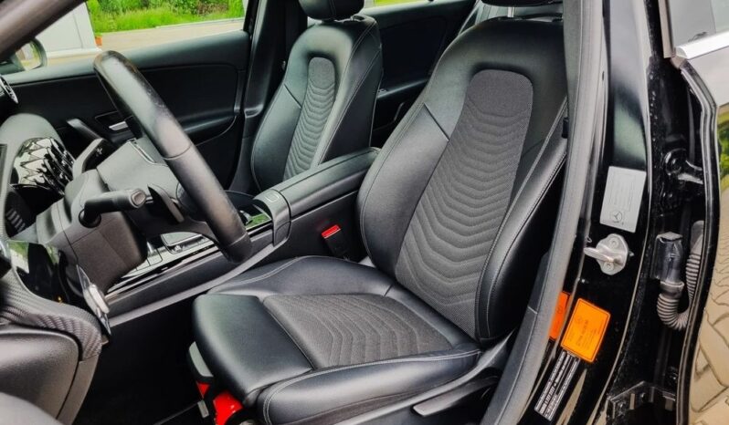 MERCEDES-BENZ Klasa A | FWD (przód) | Automatyczna | 116 KM | Czarny full