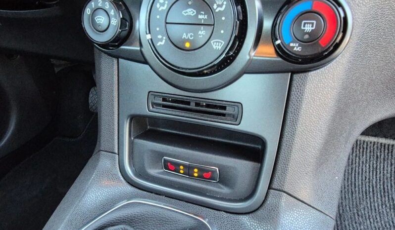 FORD Fiesta  | FWD (przód) | Manualna | 82 KM | Czarny full