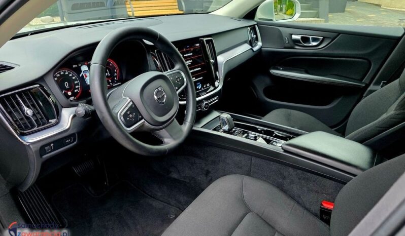 VOLVO V60  | FWD (przód) | Automatyczna | 190 KM | Szary full