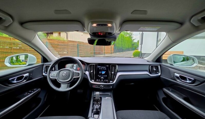 VOLVO V60  | FWD (przód) | Automatyczna | 190 KM | Szary full