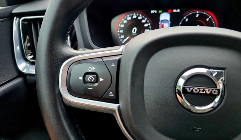 VOLVO V60  | FWD (przód) | Automatyczna | 190 KM | Szary full