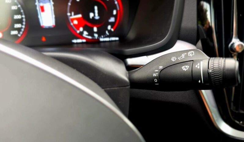 VOLVO V60  | FWD (przód) | Automatyczna | 190 KM | Szary full